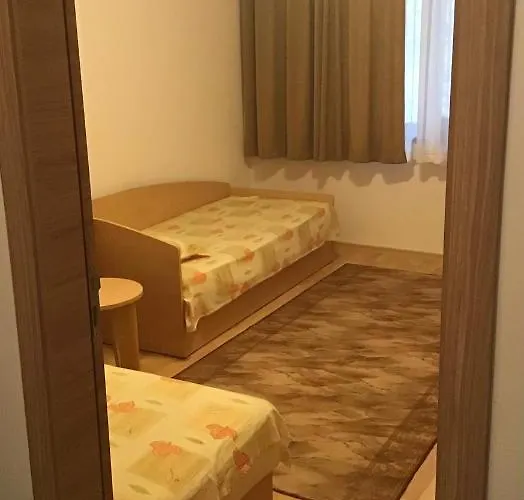 Aurora ゲストハウス ネセバル