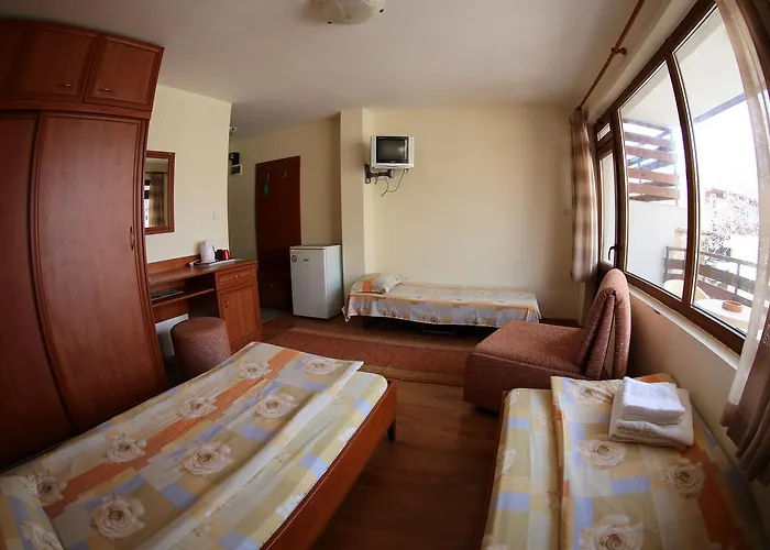 ゲストハウス Aurora ネセバル