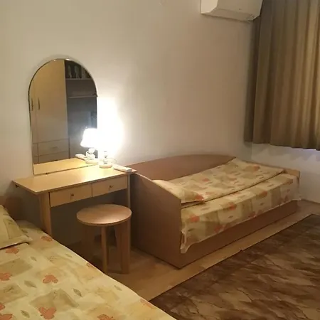 Πανσιόν Aurora 4*