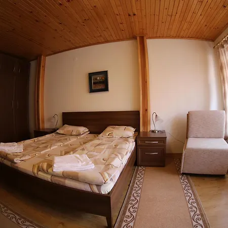 Πανσιόν Aurora 4*